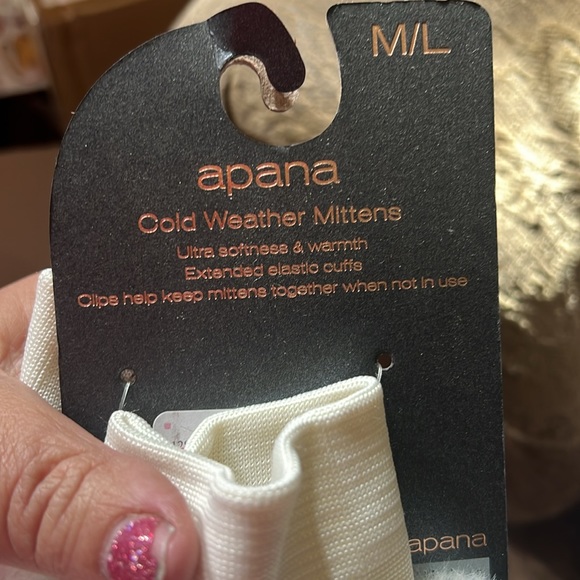 Apana cold weather mittens fluffy & comfortable! - Picture 5 of 5